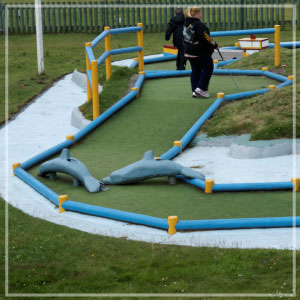 Pontins Crazy Golf!